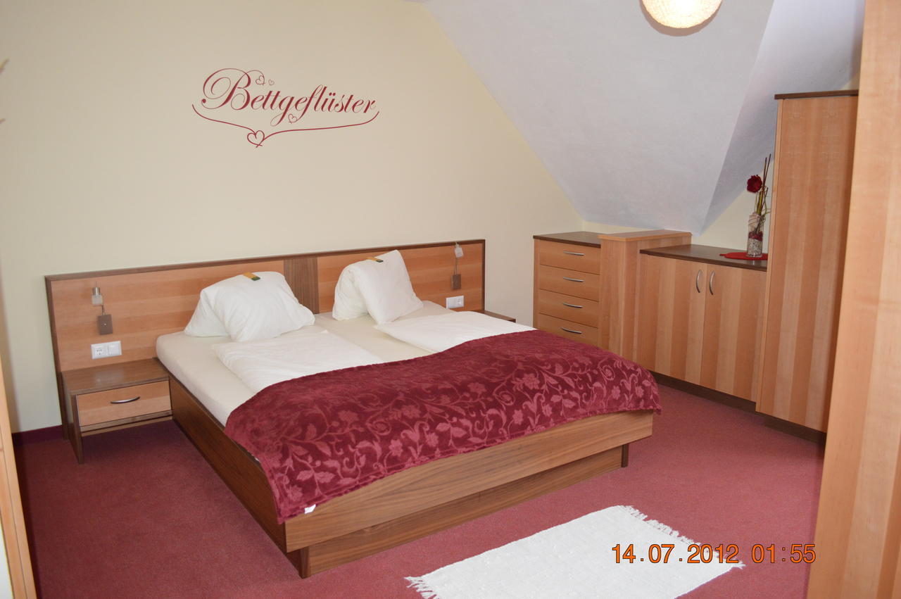 Fruehstueckspension Krump Bad Waltersdorf Exterior photo